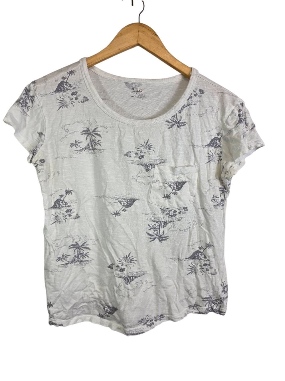 a.n.a White Short Sleeve Tee with Gray Tropical Print and Pocket